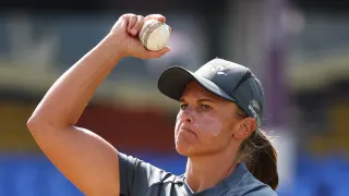 Injury Setback Sidelines Suzie Bates for Summer, Targets March Return